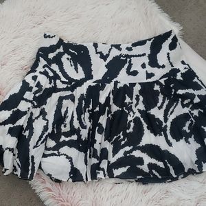 Express skirt black and white!!
